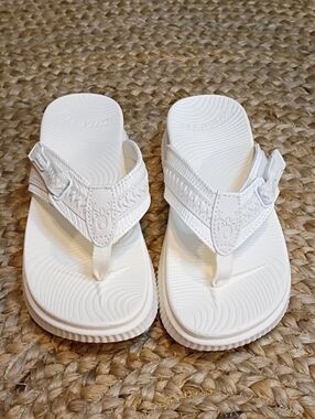 Kuailu White Platform Sandals Size 7.5